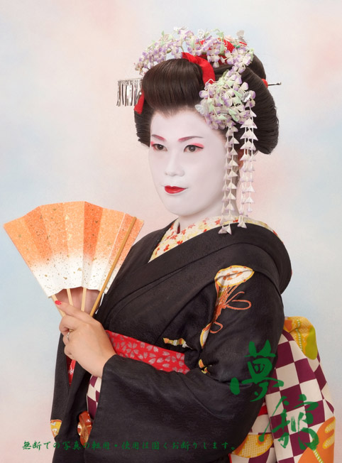 http://blog.yumeyakata.com/maiko/100405ayumi-2.jpg