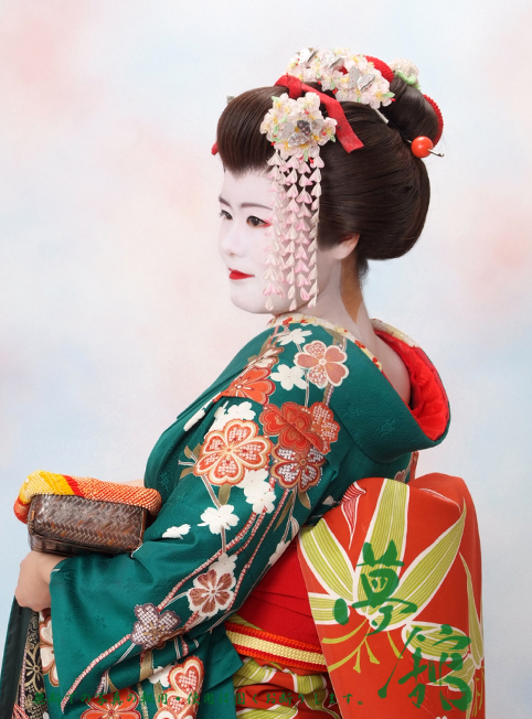 http://blog.yumeyakata.com/maiko_eng/041304tei-2.jpg